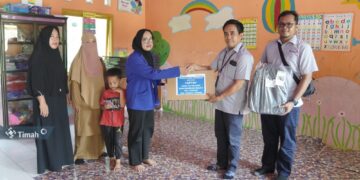PT Timah Serahkan Laptop ke TK Pelangi Desa Baskara Bakti di Bangka Tengah