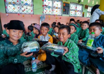 Program Makan Bergizi PT Timah di Bangka Tengah Disambut Baik Sekolah hingga Orang Tua Siswa