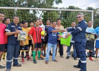 PT Timah Serahkan Bantuan Sarpras Olahraga Kepada Tim Sepakbola Aspaja 