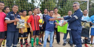 PT Timah Serahkan Bantuan Sarpras Olahraga Kepada Tim Sepakbola Aspaja 