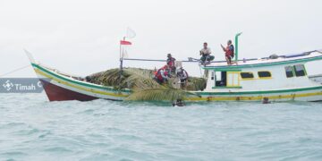Tenggelamkan Puluhan Rumpon di Perairan Bangka Tengah, PT Timah Gandeng Kelompok Nelayan Batu Kemiri