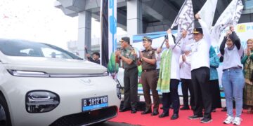Wamendes Riza Patria Lepas Touring Electric Vehicle ke Jembatan Emas
