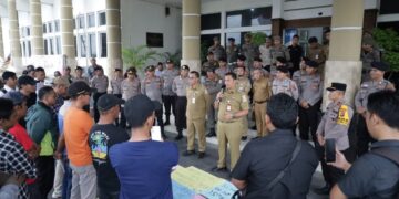 Massa Aksi Tuntut Segera Evaluasi Lurah Lontong Pancur, Begini Sikap Pj Walikota Pangkalpinang