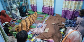 Istri Pj Walikota Pangkalpinang Melayat ke Rumah Duka Warga Tertimpa Pohon Tumbang