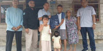 Peduli Warga Terdampak Banjir di Desa Belo Laut, PT Timah Serahkan Paket Sembako