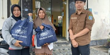 Usai Belo Laut, PT Timah Salurkan Bantuan Paket Sembako untuk Warga Terdampak Banjir di Bangka Barat