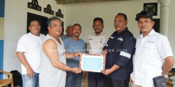 Kado Imlek dari PT Timah: Ko Ajam Bahagia Terima Mesin Tempel untuk Melaut