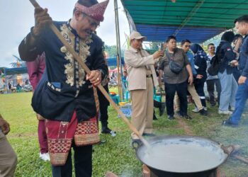 Pesta Adat Dodol Bergema, Kehadiran PT Timah Dukung Pelestarian Tradisi Masyarakat Desa Penyampak 