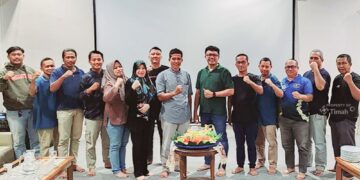 PT Timah Serahkan Tumpeng dalam Moment HPN 2025