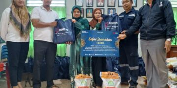 Penyaluran Bantuan Paket Sembako PT Timah di Bangka Barat