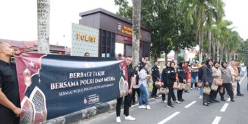 Polda Babel Ajak Awak Media Bagi-bagi Takjil, Dilanjutkan Buka Puasa Bersama