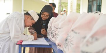 Berbagi Paket Sembako untuk Masyarakat Bangka Barat di Sobat Aksi Ramadhan BUMN dan PT Timah