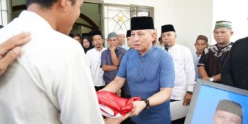 DPRD Babel Beri Penghormatan Terakhir untuk Almarhum Tarmizi