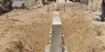 Cegah Abrasi, PT Timah Pasang Penahan Abrasi di Pantai Pongkar
