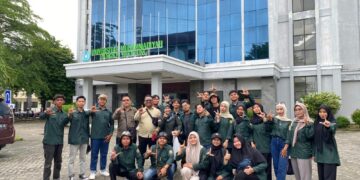 PT Timah Dukung Praktikum Ekosistem Pesisir di Pulau Kelapan, Mahasiswa Observasi Langsung ke Alam 