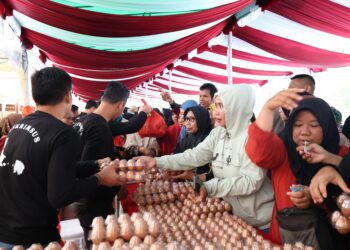Siapkan 1000 Paket Sembako, Warga Antusias Sambangi Bazar Murah Polda Babel di HUT Bhayangkara ke 79