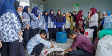PT Timah Latih Ibu-ibu Sungailiat Olah Sampah Jadi Kompos Bernilai Ekonomis