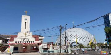 Masjid Kubah Timah Ramai Pengunjung, Warga Titip Harapan ke Molen