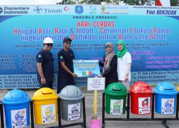 Edukasi Tentang Pengelolaan Sampah Sejak Dini, PT Timah Serahkan Bantuan Tempat Sampah Terpilah ke SDN 1 Pemali