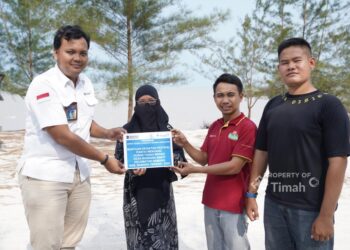 Promosikan Destinasi Wisata Bangka Tengah, PT Timah Bersama Komunitas Peduli Kampung Gelar Festival Pantai Menuang 