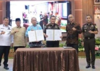 Bupati Bateng Teken MoU Optimalisasi Penggunaan Dana Desa dengan Kejaksaan