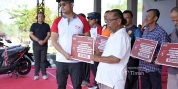 PT Timah Serahkan Bantuan untuk  Kelompok Tani Bina Tani 
