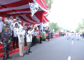 Gubernur Babel Hidayat Arsani Buka Pawai Karnaval Hari Pertama HUT RI-80