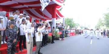 Gubernur Babel Hidayat Arsani Buka Pawai Karnaval Hari Pertama HUT RI-80