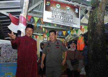 Sambangi Warga Jaga Malam, Gubernur Babel Bagikan Bingkisan di Pos Siskamling