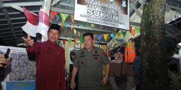 Sambangi Warga Jaga Malam, Gubernur Babel Bagikan Bingkisan di Pos Siskamling