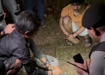 Tim Patroli Presisi Polda Babel Gerebek Dua Pria di Pantai Pukan, 20 Paket Sabu Diamankan