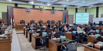 Pemkab Bangka Tengah Paparkan Raperda Perubahan APBD 2025 di DPRD
