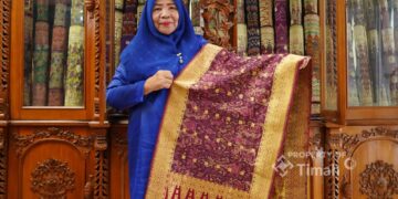 Tak Sekadar Tenunan, Maslina Yazid Rajut Asa Lestarikan Cual Bangka bersama PT Timah
