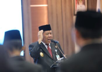 Gubernur Babel Lantik 19 Pejabat Baru: Jangan Bertindak Sendiri!