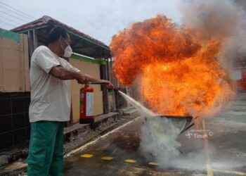 PT Timah Tbk Gelar Pelatihan Tanggap Bencana Bersama Pemerintah Desa Air Putih