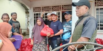 Dari Tambang untuk Masyarakat, PT TIMAH Tbk Bersama Mitra Salurkan Bantuan Sembako di Dusun Tanjung Rata