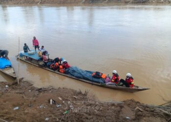Akses Darat Terputus, Tim ERG PT TIMAH Tbk Tempuh Jalur Sungai Salurkan Bantuan untuk Warga di Aceh Tamiang