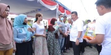 Rayakan Hari Jadi ke-25 Babel, Gubernur Hidayat Berbagi dengan Masyarakat Rusunawa