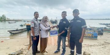 PT Timah Tbk Perbaiki Dermaga di Desa Air Lintang