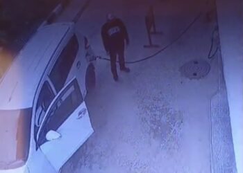 Isi BBM Lalu Tancap Gas, Suzuki Ertiga Plat Basel Kabur Usai Terekam CCTV di SPBU Kurau