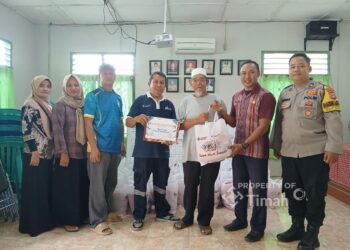 PT Timah Tbk Bagikan 600 Paket Sembako di Bangka Barat