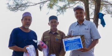Dukung Produktivitas Nelayan Pesisir, PT TIMAH Tbk Salurkan Bantuan Alat Tangkap di Desa Baskara Bakti