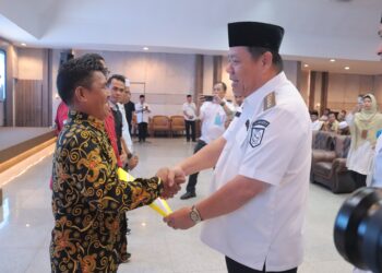 Gubernur Babel  Salurkan Dana Hibah Kepada Masyarakat