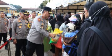 Warga Antusias! Polda Babel Gelar Pasar Murah di Bhaypark, Sediakan 15 Ton Beras hingga Minyak Murah