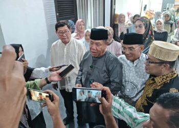 Gubernur Babel Hidayat Arsani Salurkan Bantuan dan Ajak Perkuat Persatuan