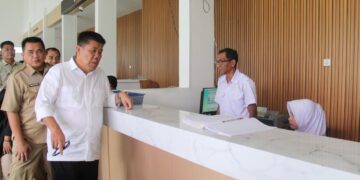 Tak Mau Sekadar Laporan, Gubernur Hidayat Arsani Cek Langsung Samsat Belitung