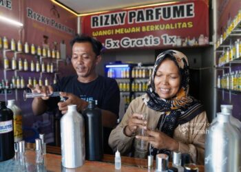 Berawal dari Rasa Penasaran, Dewi Sukses Bangun Bisnis Parfum dengan 200 Varian Aroma