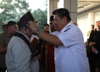 Abdul Mu’ti Tiba di Babel, Gubernur Hidayat Arsani Beri Sambutan Adat Setanjak