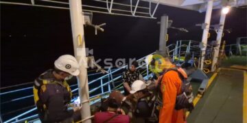 Melintas di Perairan Belitung, WN Filipina Tujuan Maroko Berakhir Dievakuasi Tim SAR