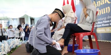 Terima Pengurangan Masa Pembinaan, Ikbal Dihadiahi Laptop oleh Noni Hidayat untuk Kejar Mimpi di Dunia IT